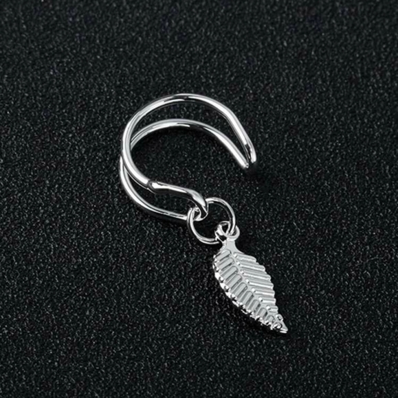 *Rica* Feather Ear Cuff - Picture 2 of 2